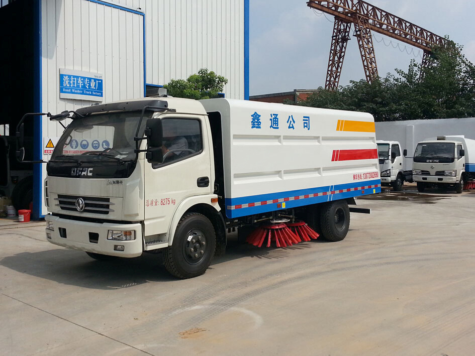東風多利卡掃路車